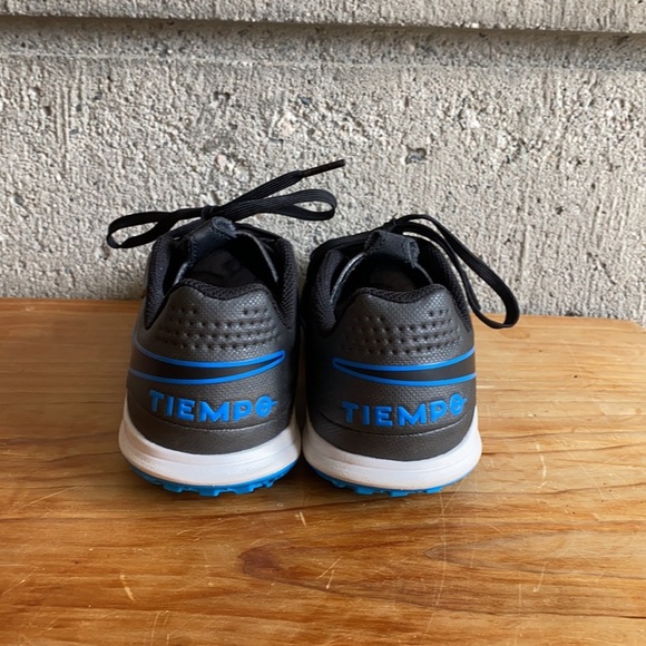 Nike Tiempo Indoor Soccer Shoes - Picture 2 of 9